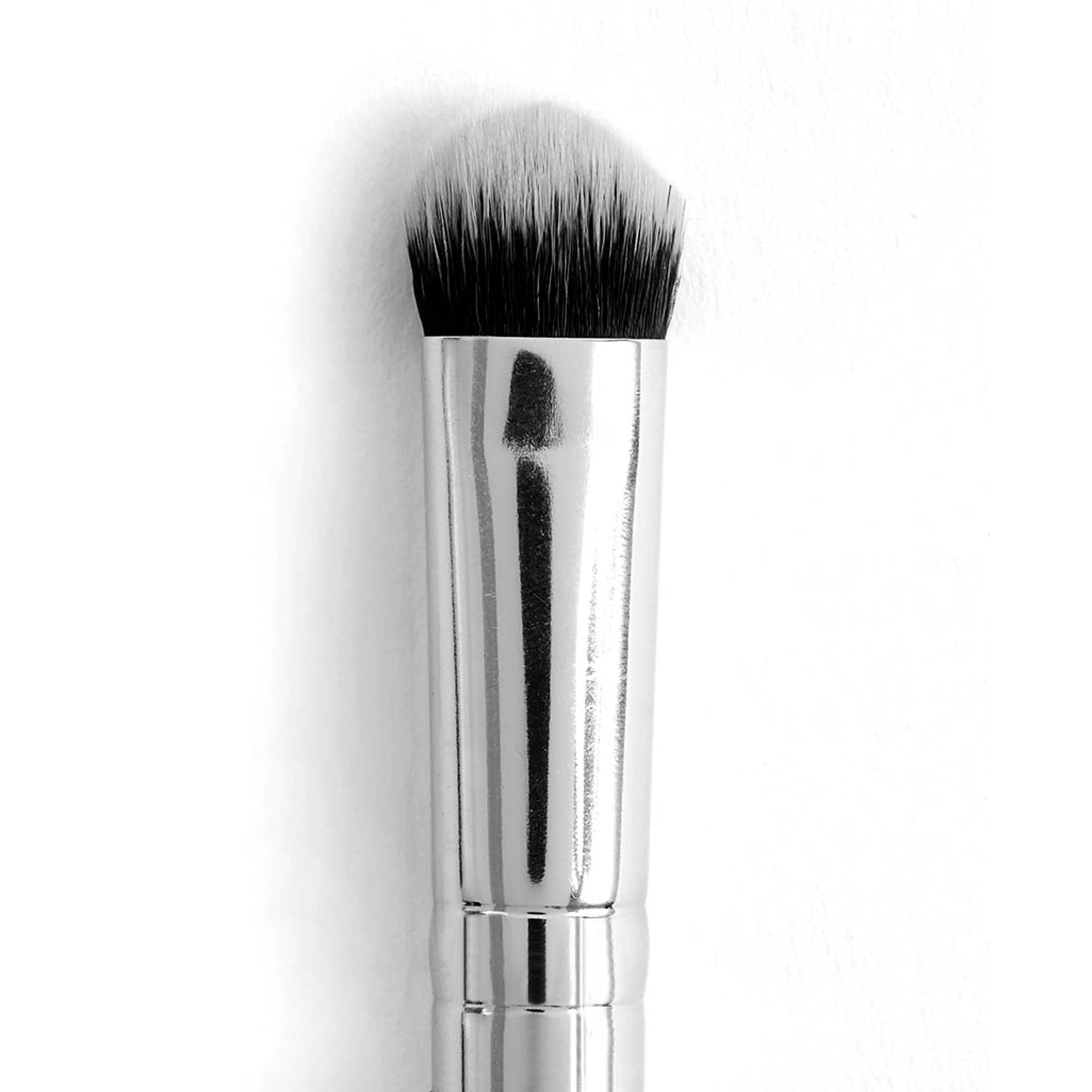 Fluffy Dome Eyeshadow Brush for Full Lid & Brow Bone | Medium