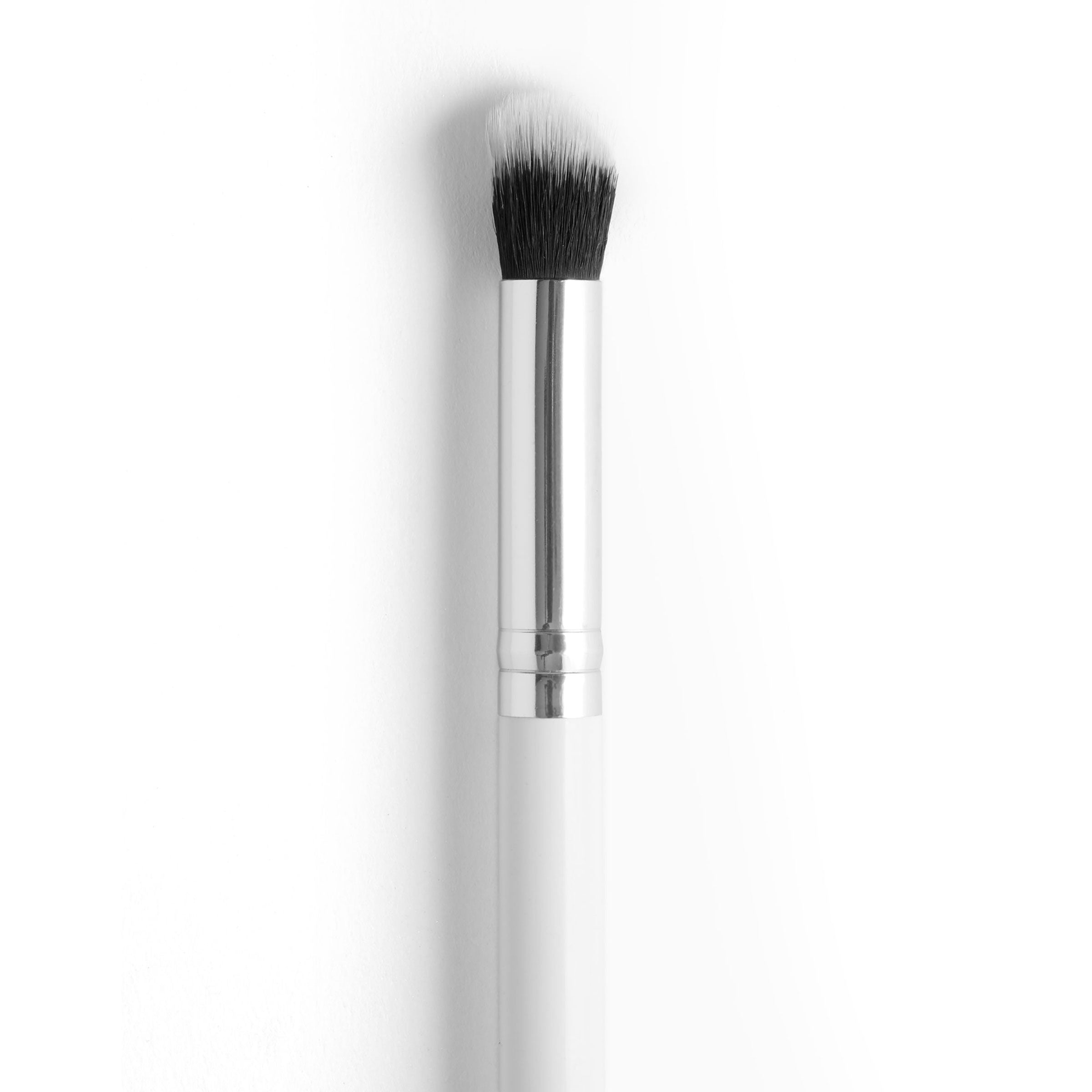 Small Angled Detail Brush for Precise Highlighting & Contouring