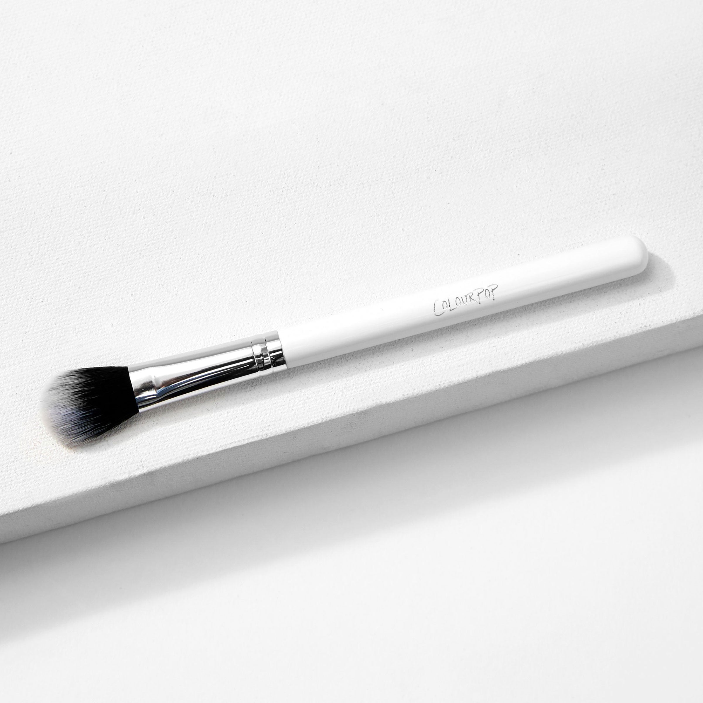 Small Fluff Makeup Brush for Highlighting & Setting | Versatile Beauty Tool