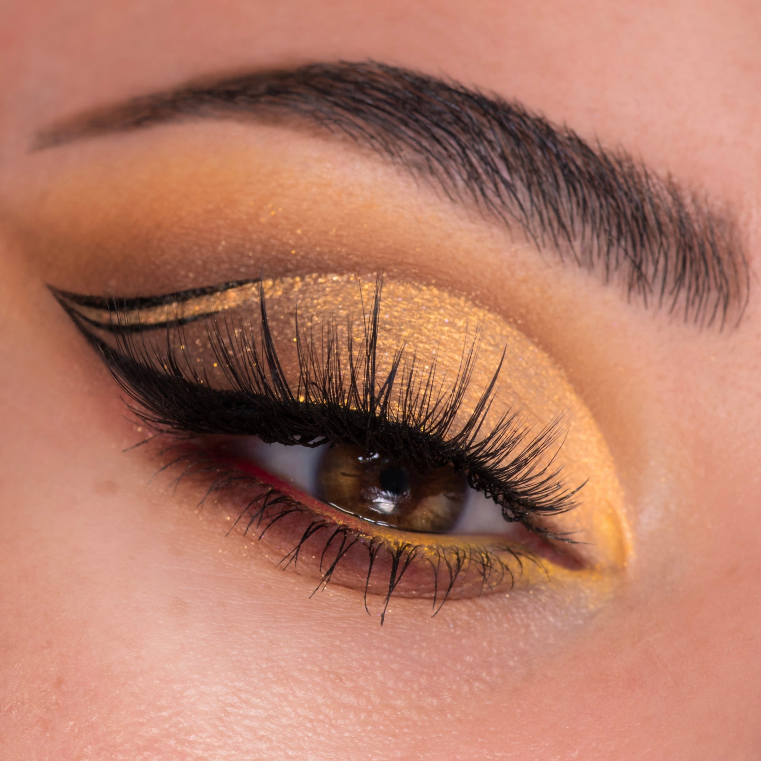Honey-Inspired Eyeshadow Palette with Matte & Metallic Finishes | Sweet As Can Bee