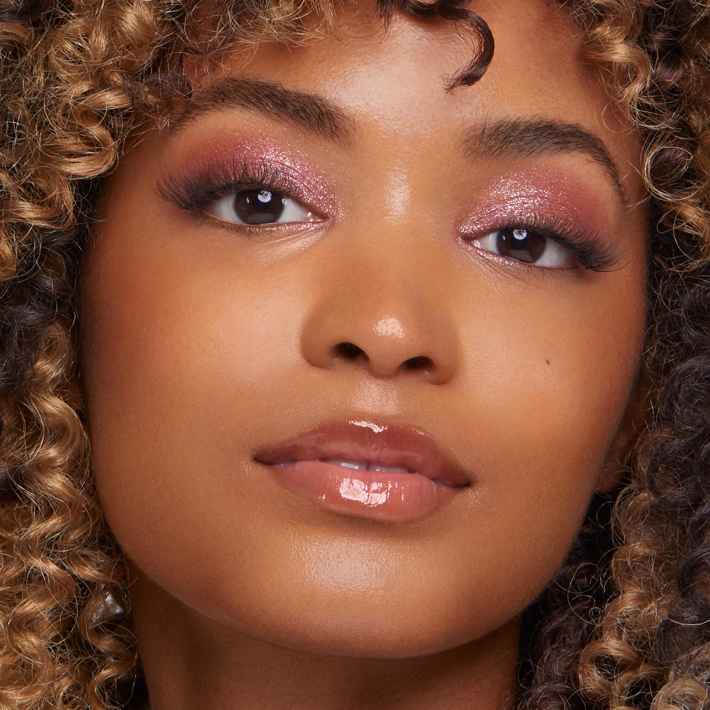 Plumping Glossy Lip Oil with Peptides & Ceramides | So Sassy